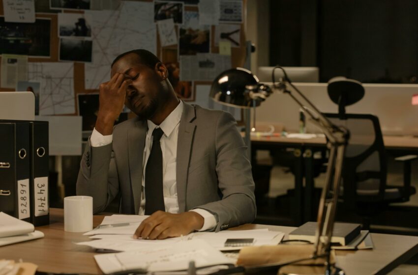 Quand Recruter : Le Guide Essentiel pour les Entrepreneurs Africains (Évitez l’Erreur Coûteuse du Mauvais Timing)